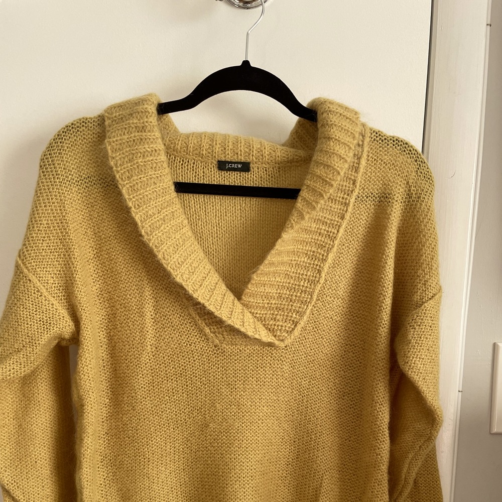 J Crew Light moss green mohair v neck tunic